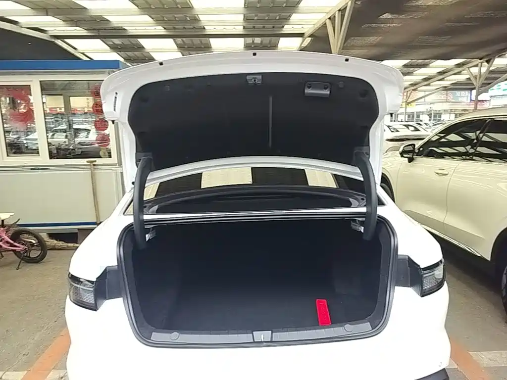 BYD Seal 05 DM-i — миниатюра 19