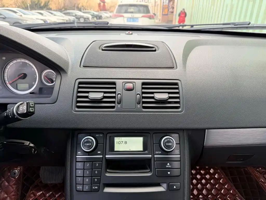 Volvo XC90 — миниатюра 6
