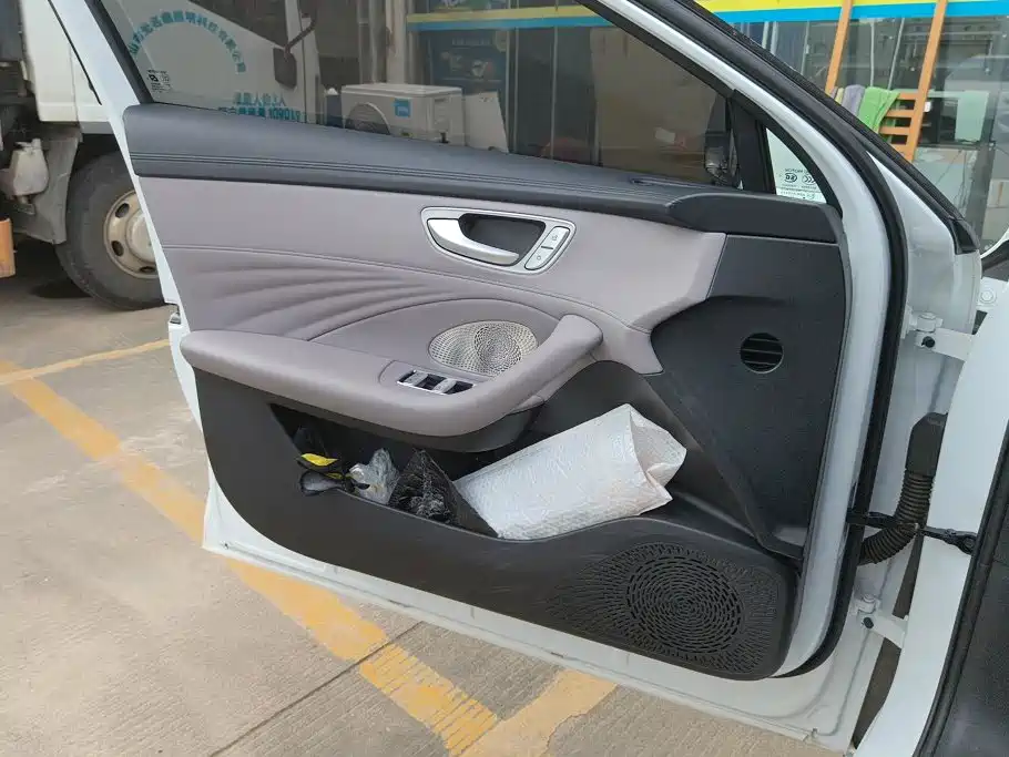 Roewe M7 DMH — миниатюра 7