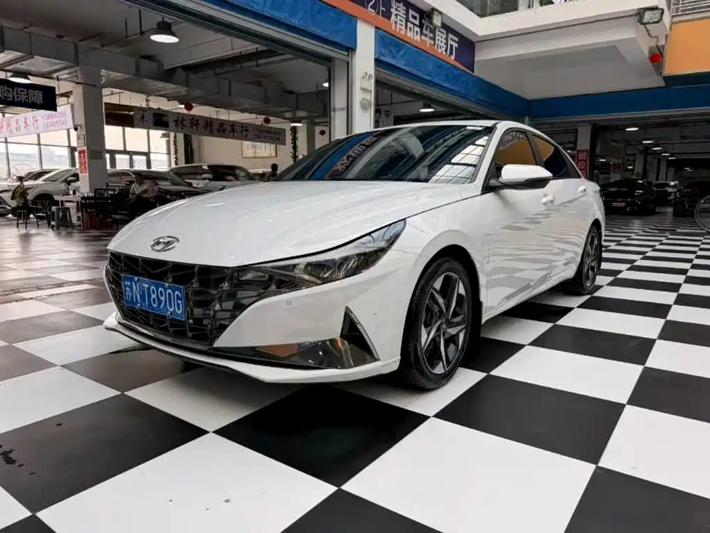 Hyundai Elantra — миниатюра 3
