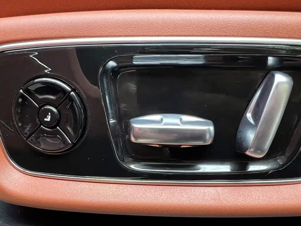 Li Auto Li L8 — миниатюра 8