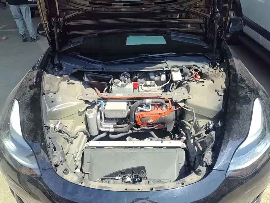 Tesla Model 3 — миниатюра 20