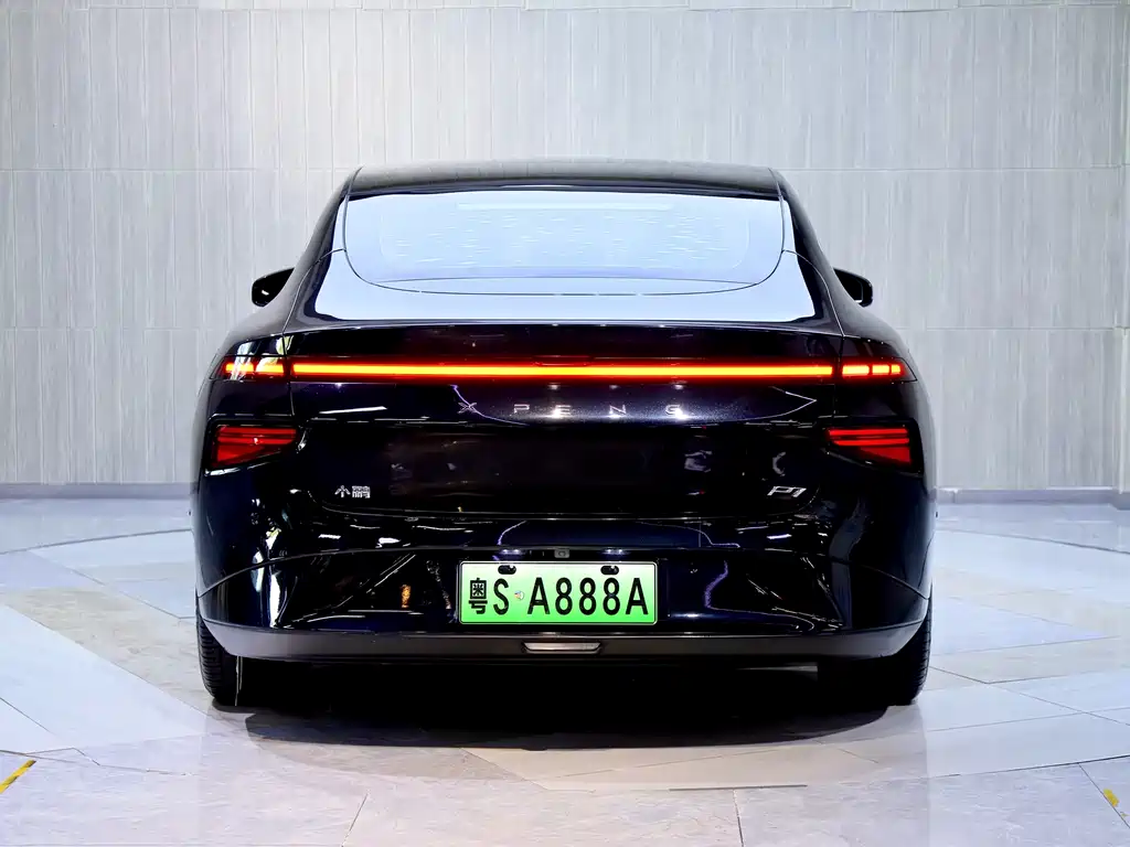 XPeng P7 — миниатюра 6