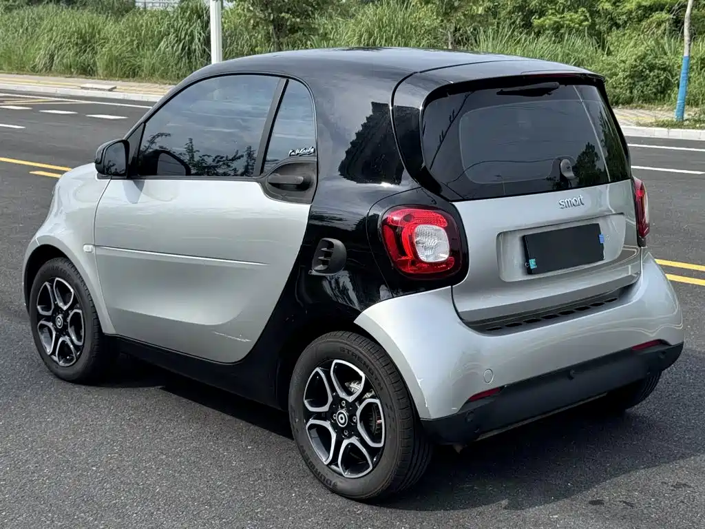 smart Smart Fortwo — миниатюра 8