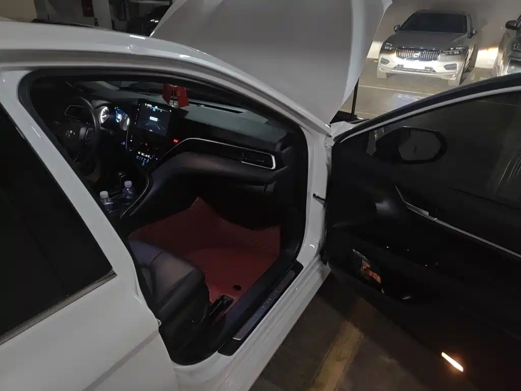 Toyota Camry — миниатюра 18