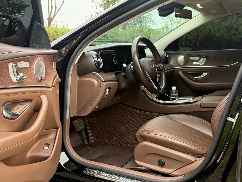 Mercedes-Benz E-Class — миниатюра 4