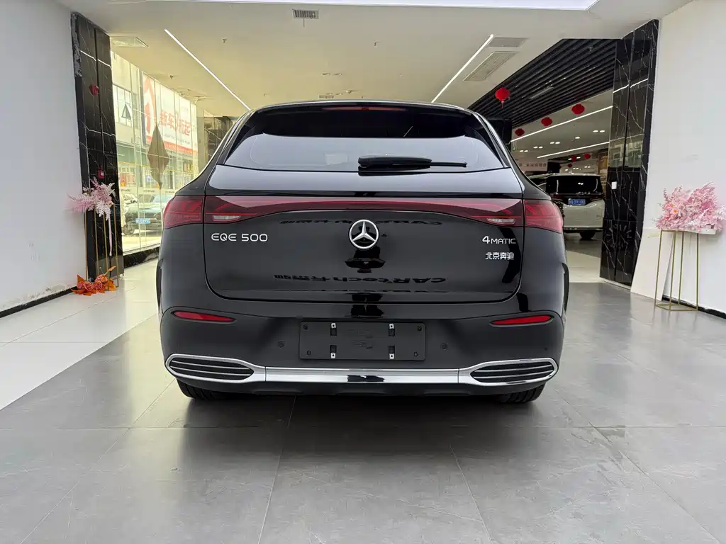 Mercedes-Benz EQE SUV — миниатюра 4