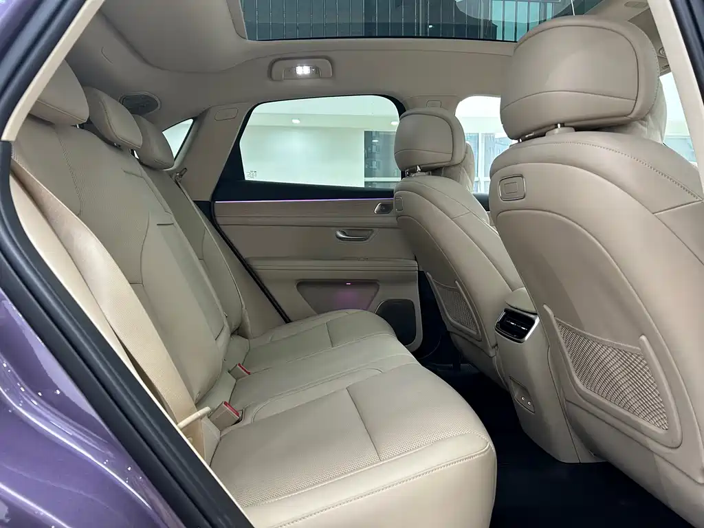 AITO ASK THE WORLD M5