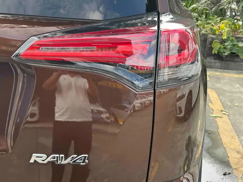 Toyota RAV4 — миниатюра 15