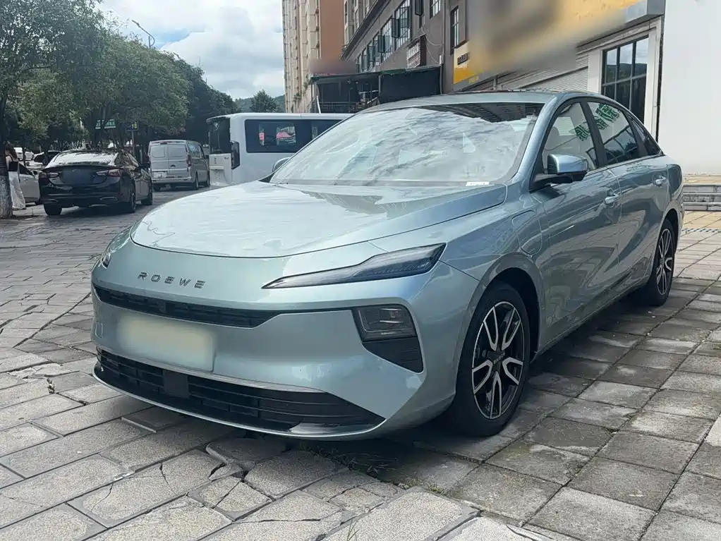 Roewe Young Wai D6 — миниатюра 2