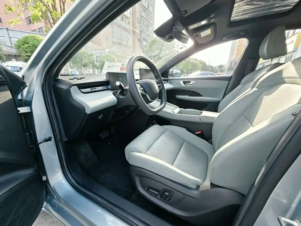 Roewe Young Wai D6 — миниатюра 15