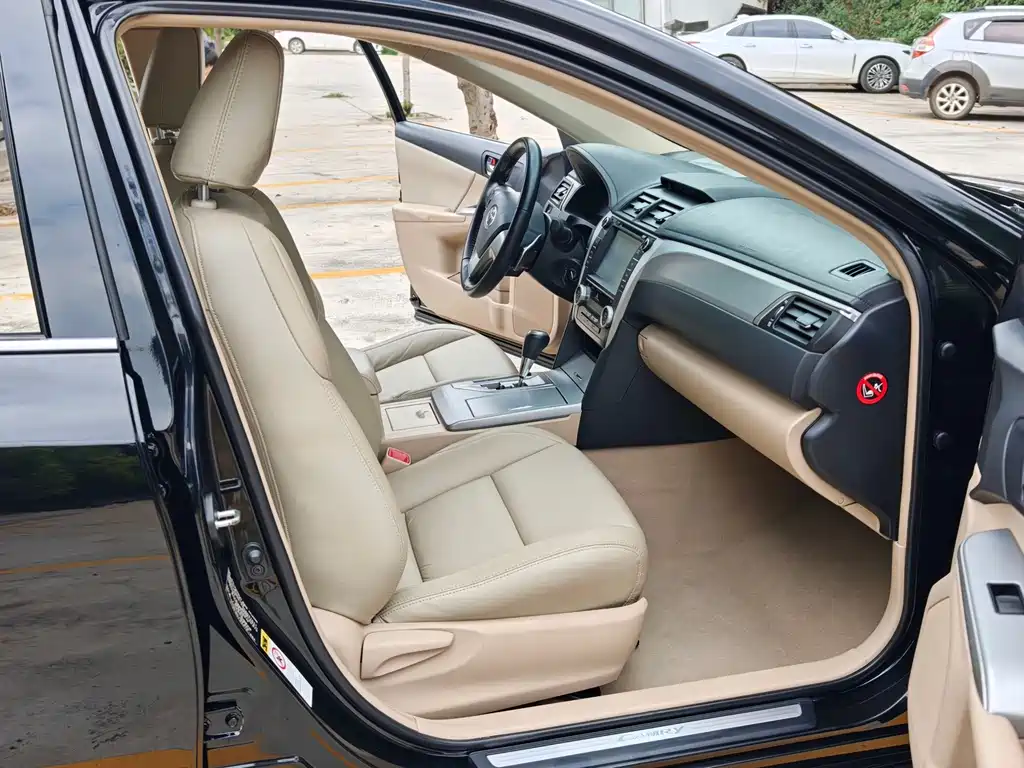 Toyota Camry — миниатюра 11