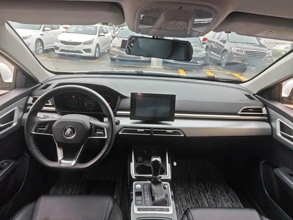 BYD Qin — миниатюра 10
