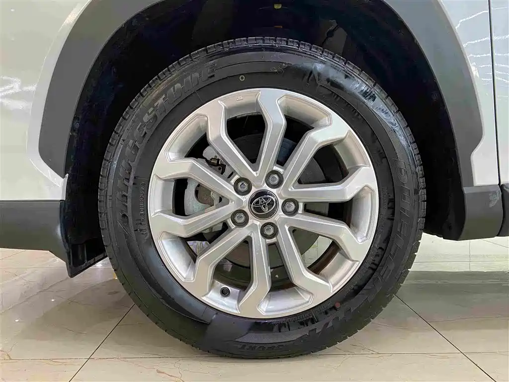 Toyota Frontlander — миниатюра 5