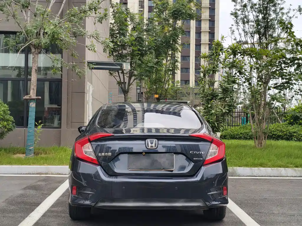 Honda Civic — миниатюра 8