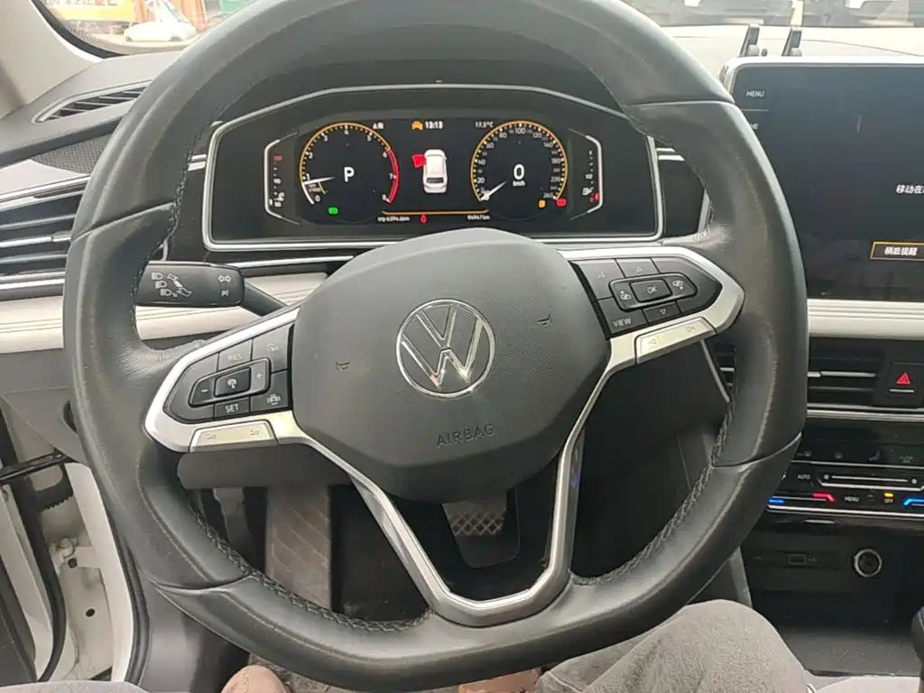 Volkswagen Tiguan L — миниатюра 11