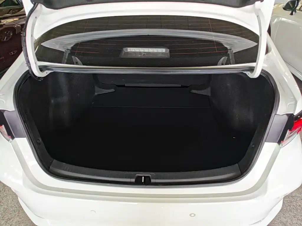 Toyota Corolla — миниатюра 19