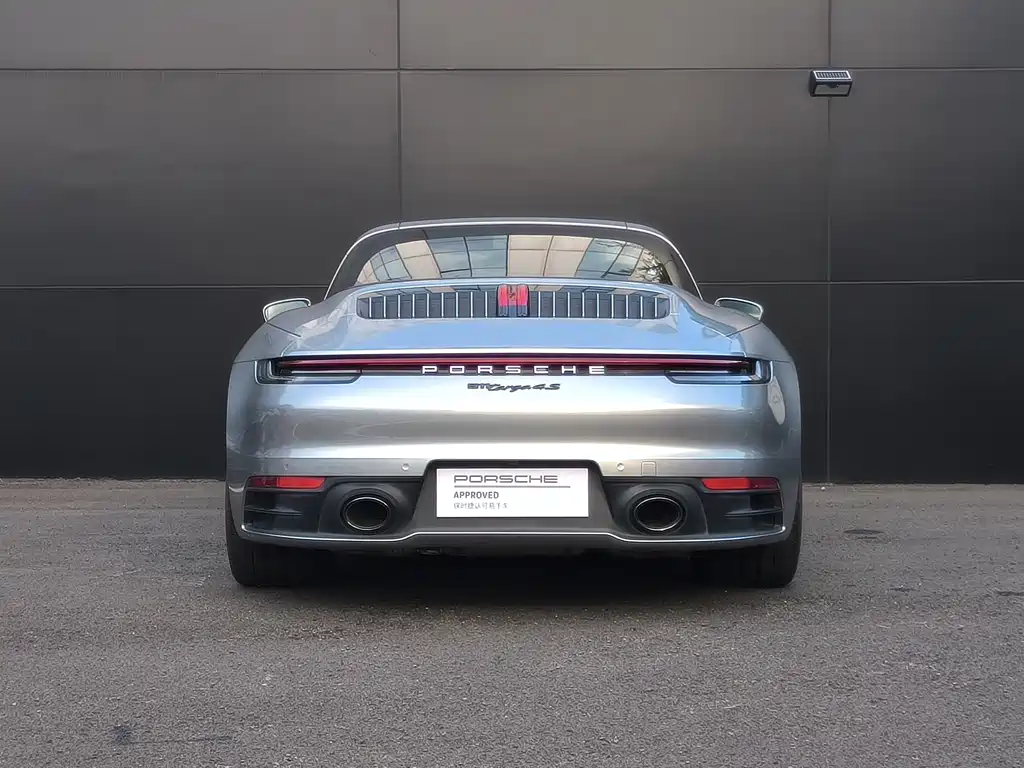 PORSCHE 911