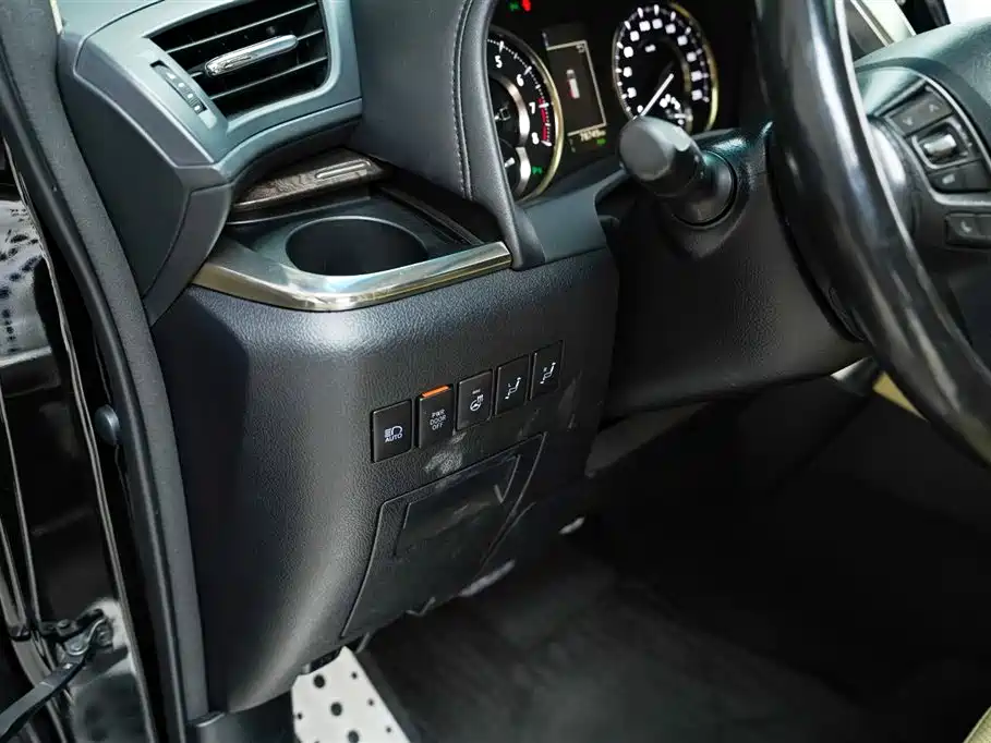 Toyota Alphard 2018 3.5L Luxury