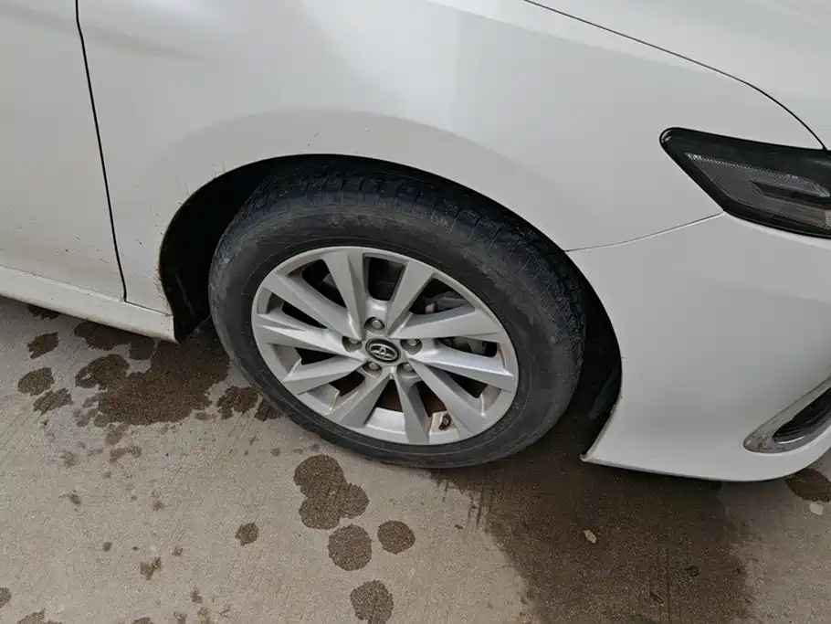 Toyota Camry — миниатюра 6