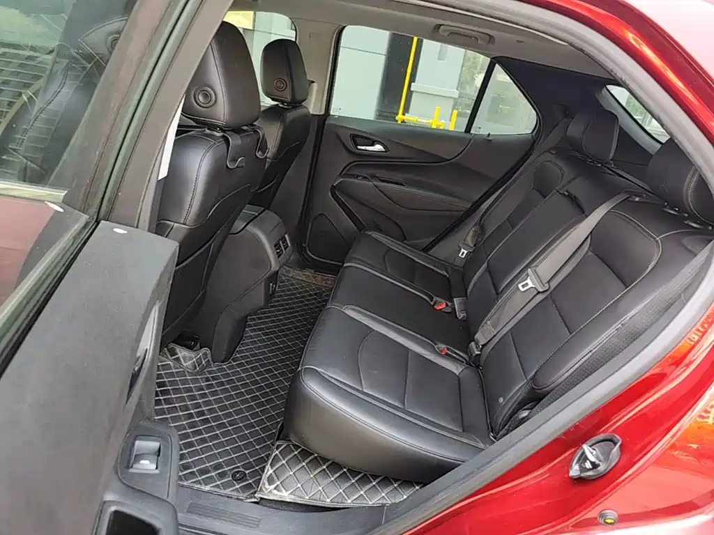 Chevrolet Equinox — миниатюра 17