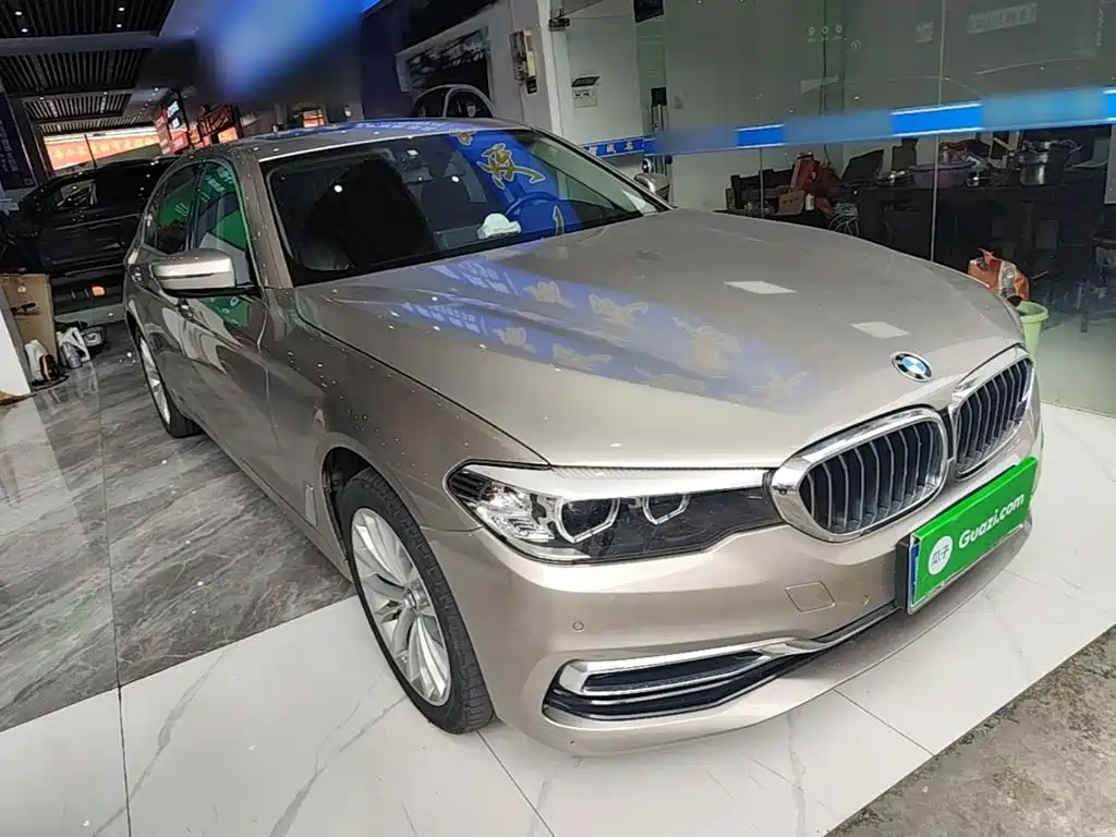 BMW 5 Series — миниатюра 4