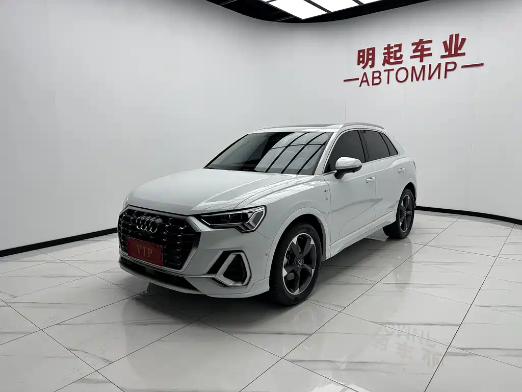 Audi Q3 2023 35 TFSI Fashion (1.4T)