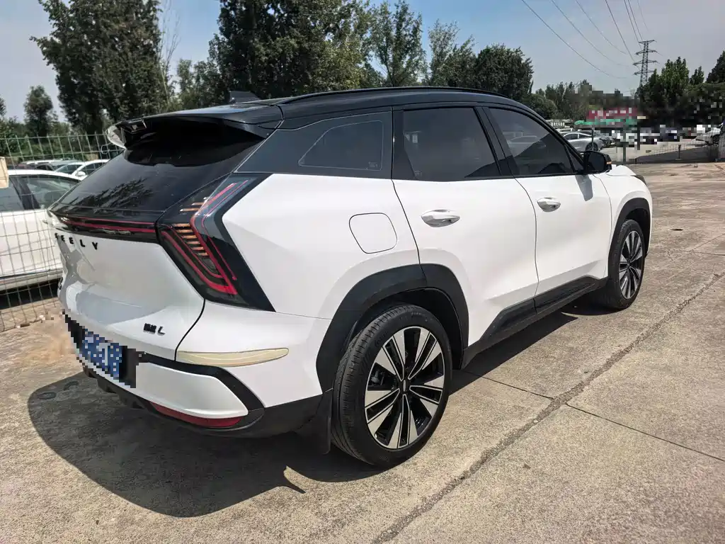 Geely Boyue L — миниатюра 9