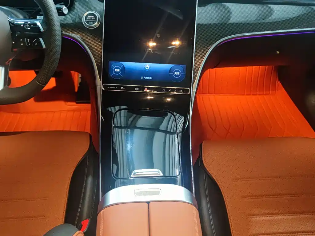 Mercedes-Benz C-Class — миниатюра 13