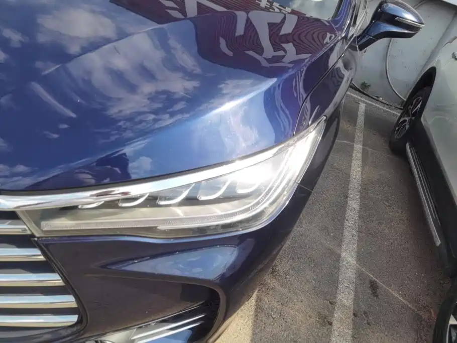 BYD MAX — миниатюра 5