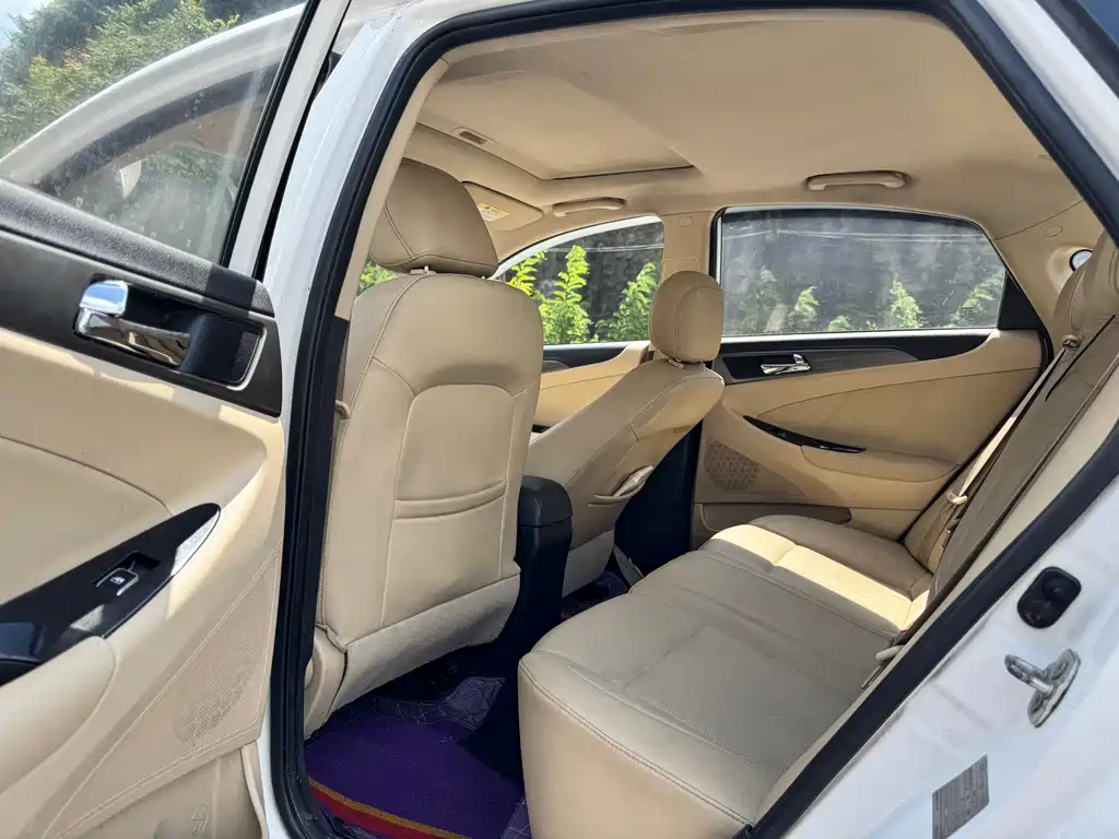 Changan Eado — миниатюра 5