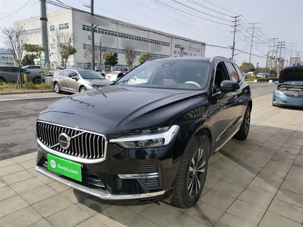 Volvo XC60 2025