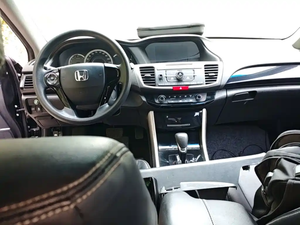 Honda Accord — миниатюра 10