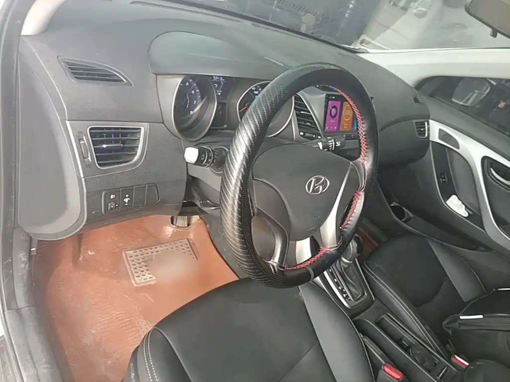 Hyundai Elantra Langdong — миниатюра 10
