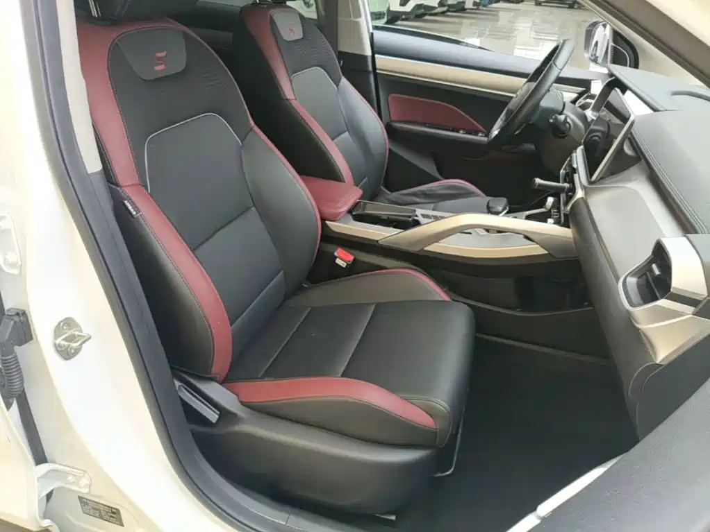 Geely Binyue — миниатюра 25