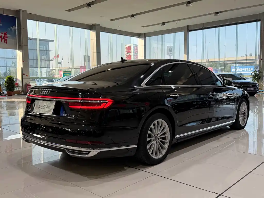 Audi A8 — миниатюра 4