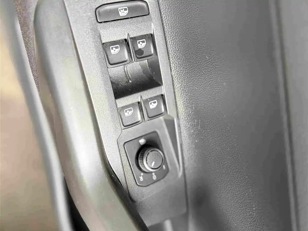 Volkswagen Polo — миниатюра 18