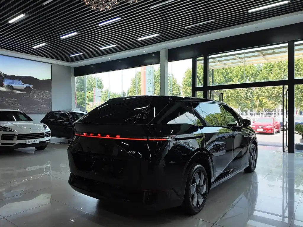 XPeng X9 — миниатюра 3
