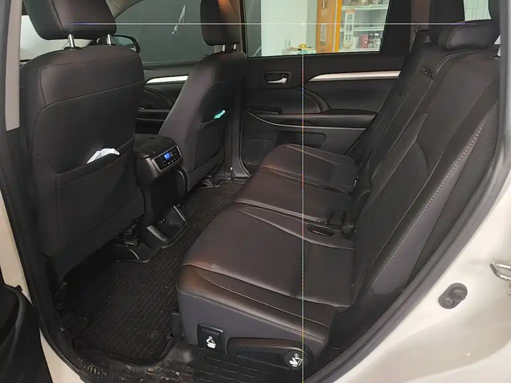 Toyota Highlander — миниатюра 17