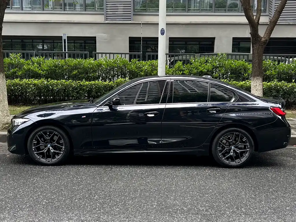 BMW 3 Series 3 2025 330i M Sport
