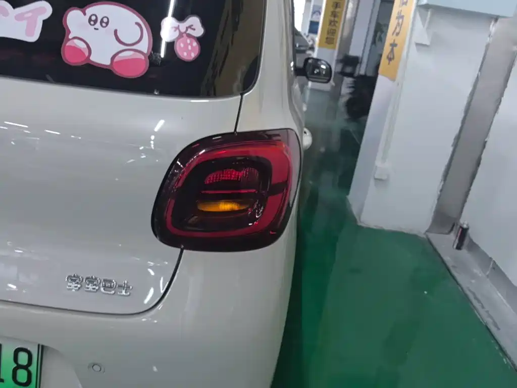 Wuling MINIEV — миниатюра 8