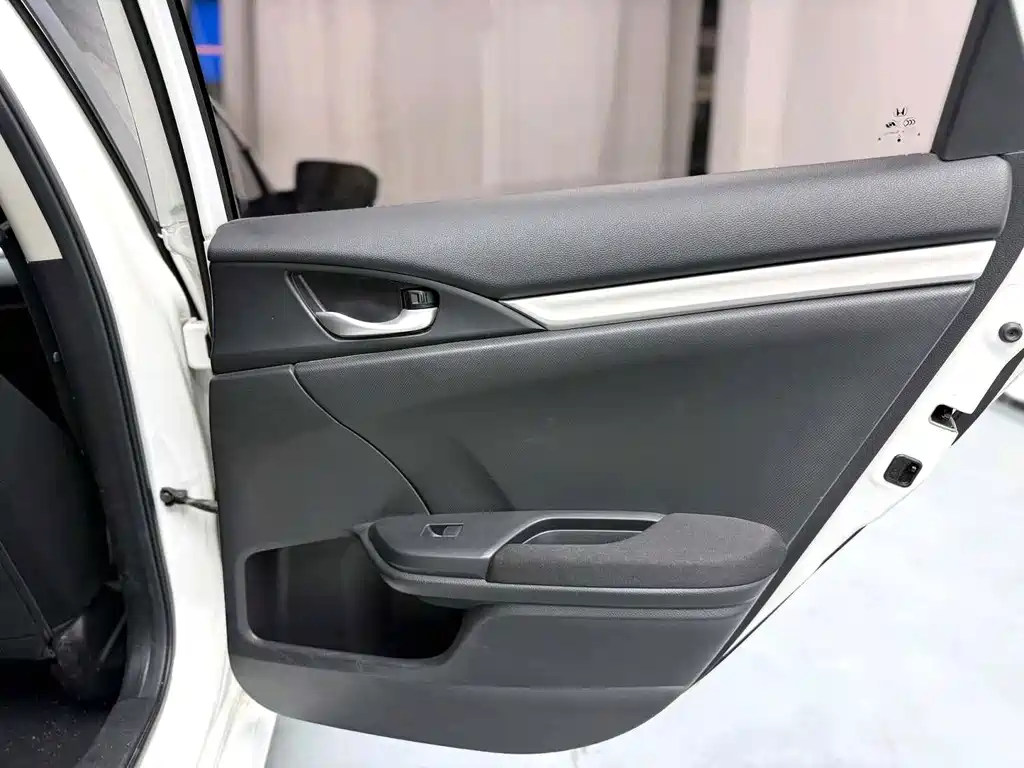 Honda Civic — миниатюра 15