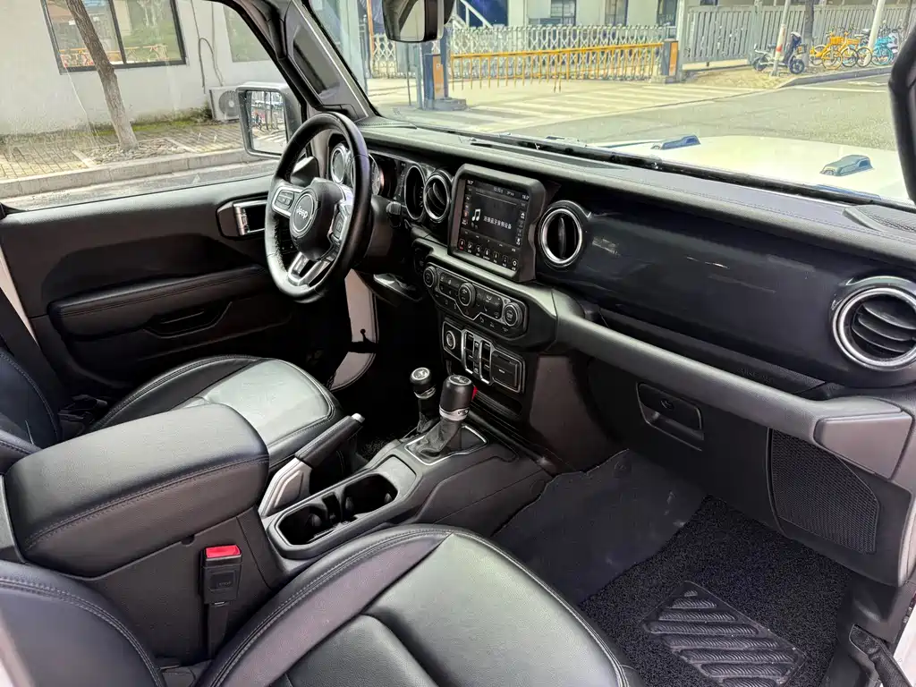 Jeep Wrangler — миниатюра 10