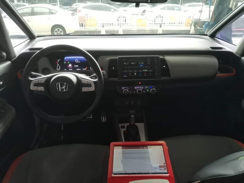 Honda Life 1.5 л 2022 г. Белый, пробег 25800 км