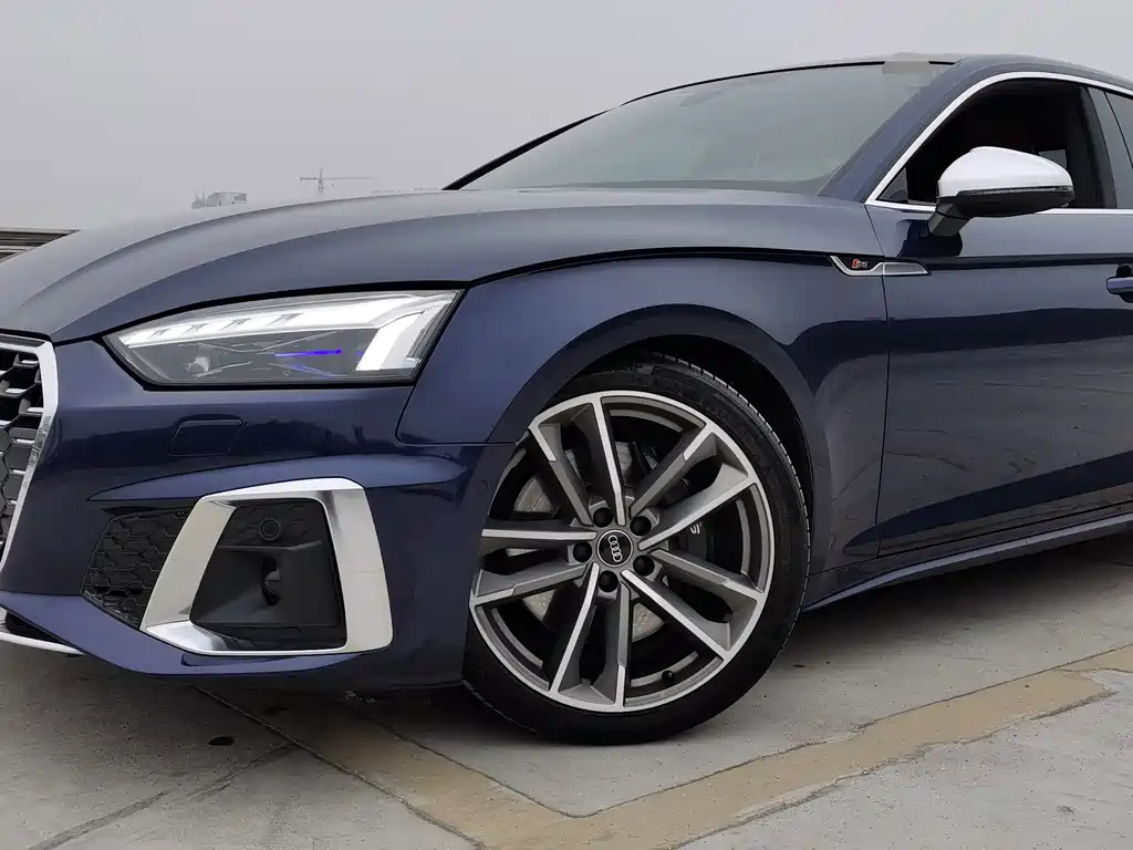 AUDI S5