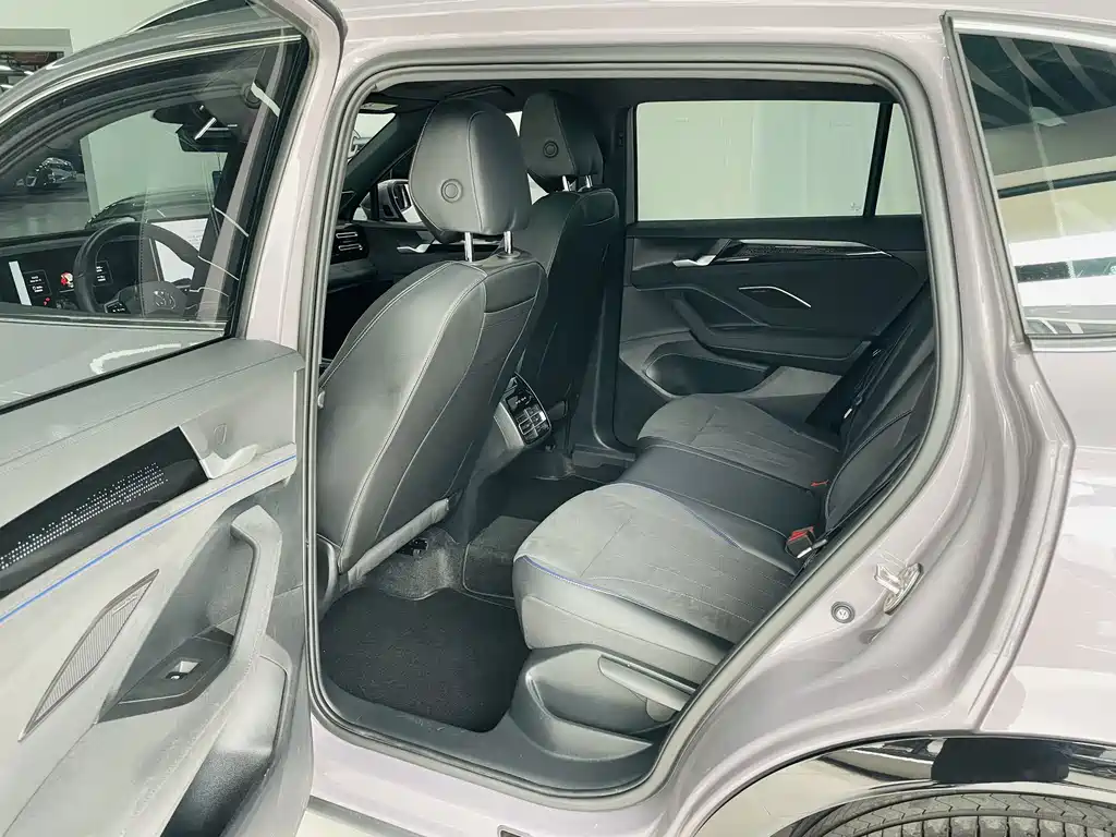Volkswagen Tiguan L — миниатюра 9