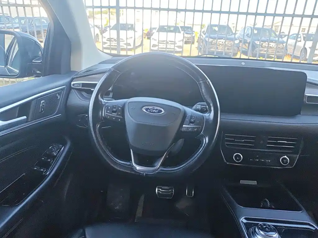 Ford Edge — миниатюра 3