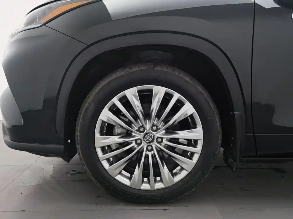 Toyota Highlander — миниатюра 17