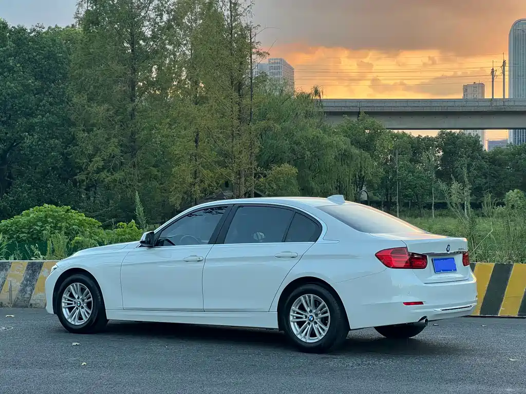 BMW 3 Series — миниатюра 5