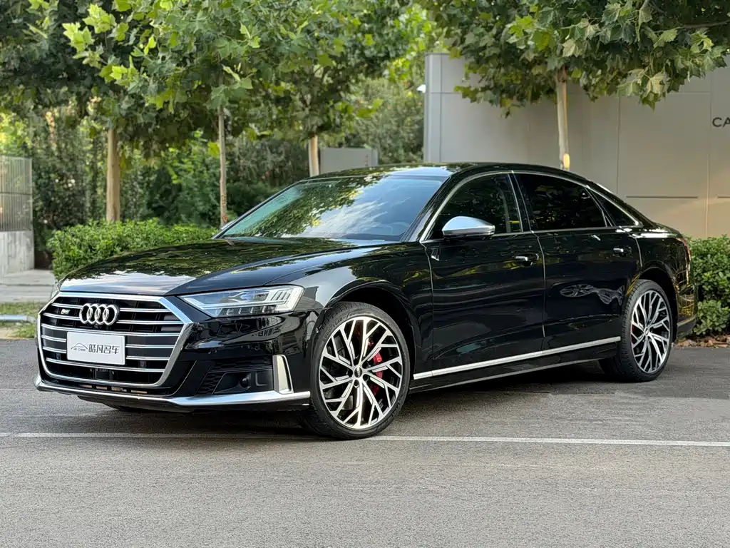 Audi S8